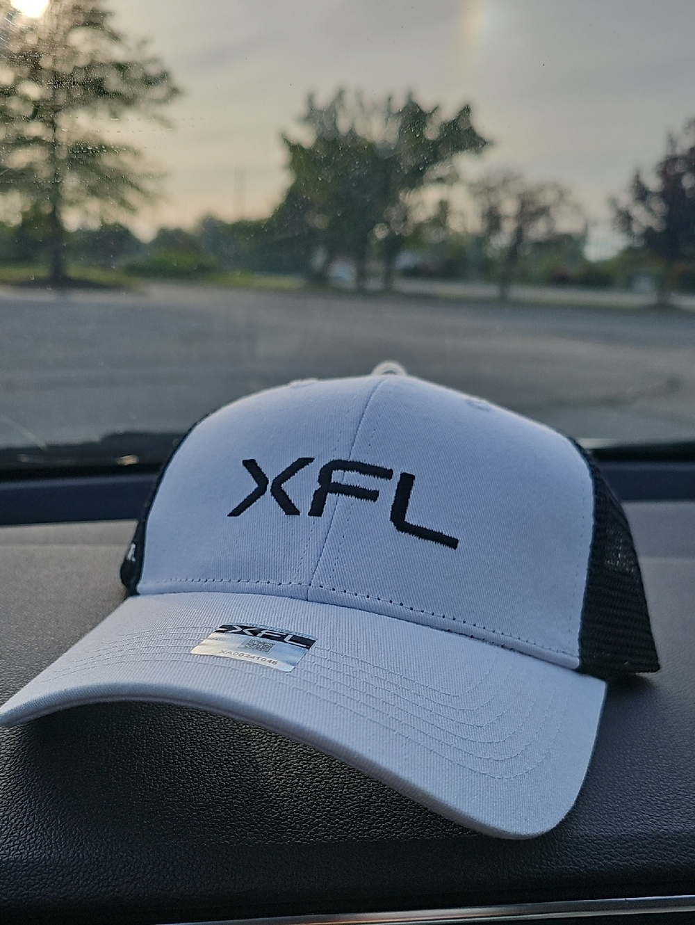 XFL Football Mesh Snapback Hat NWT‎